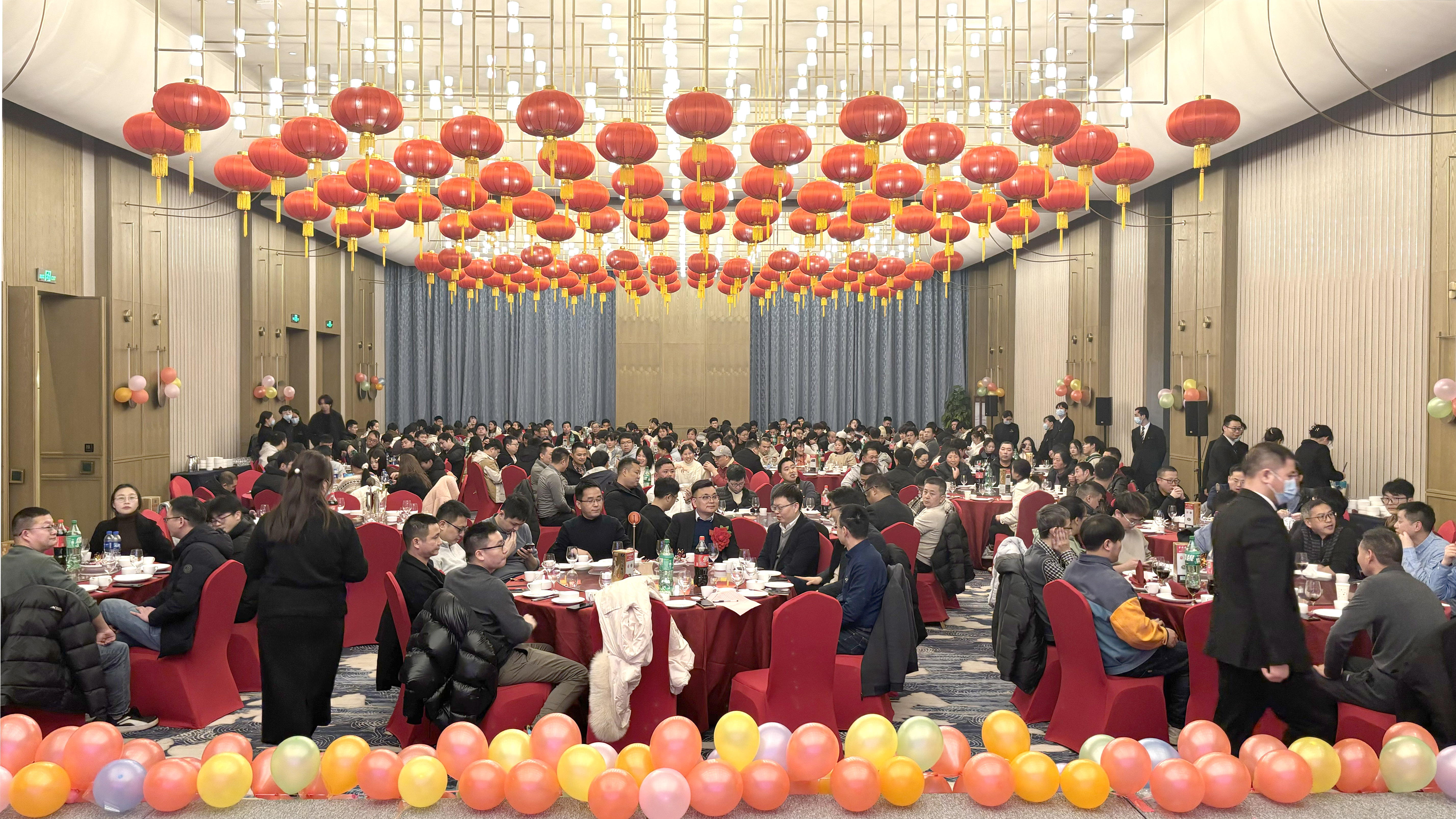 乘风破浪创佳绩 继往开来铸辉煌  lewin乐玩微2023年度表彰大会暨2024年迎春晚会胜利召开